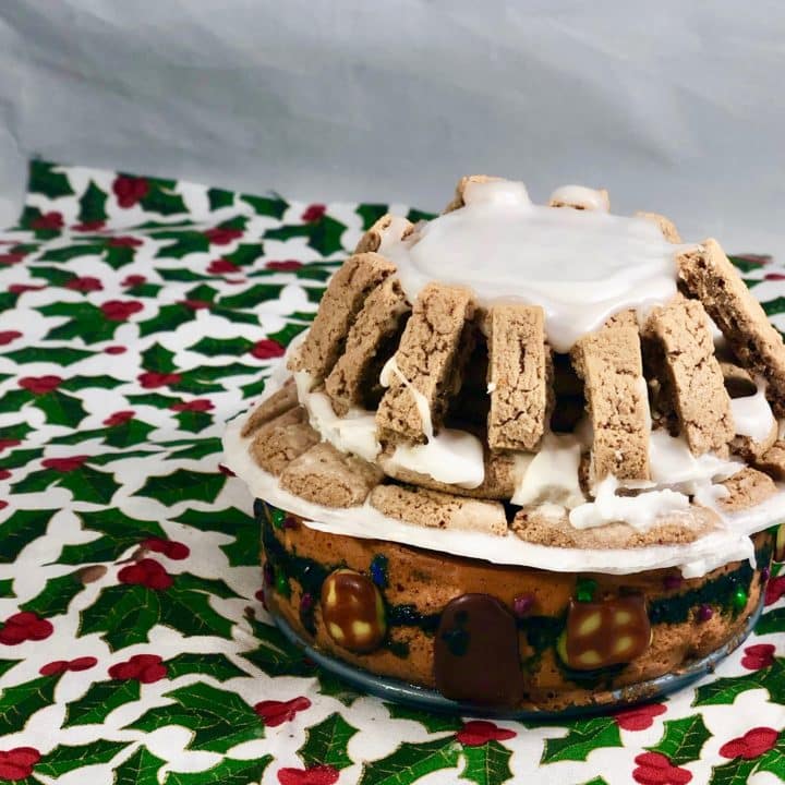 Christmas Gingerbread Gnome Cottage