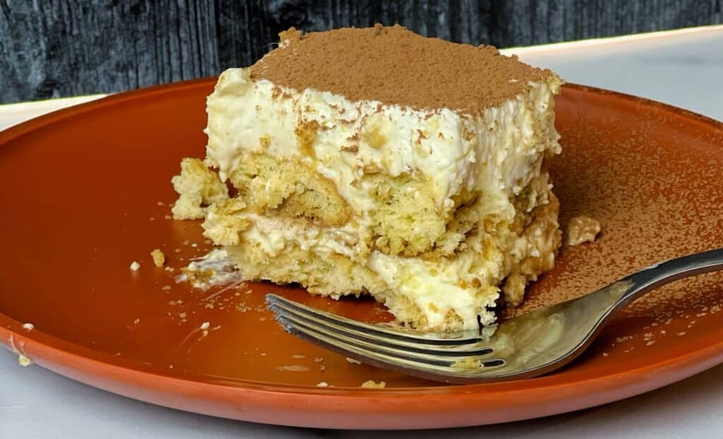 traditional italian tiramisu